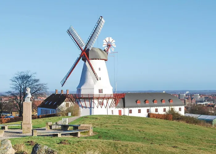 Holiday home Three-bedroom In Sydals Skovbyballe